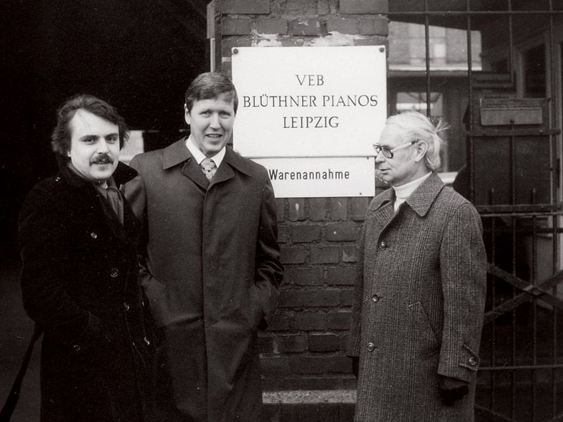 Blu?thner London shop in the 1980s